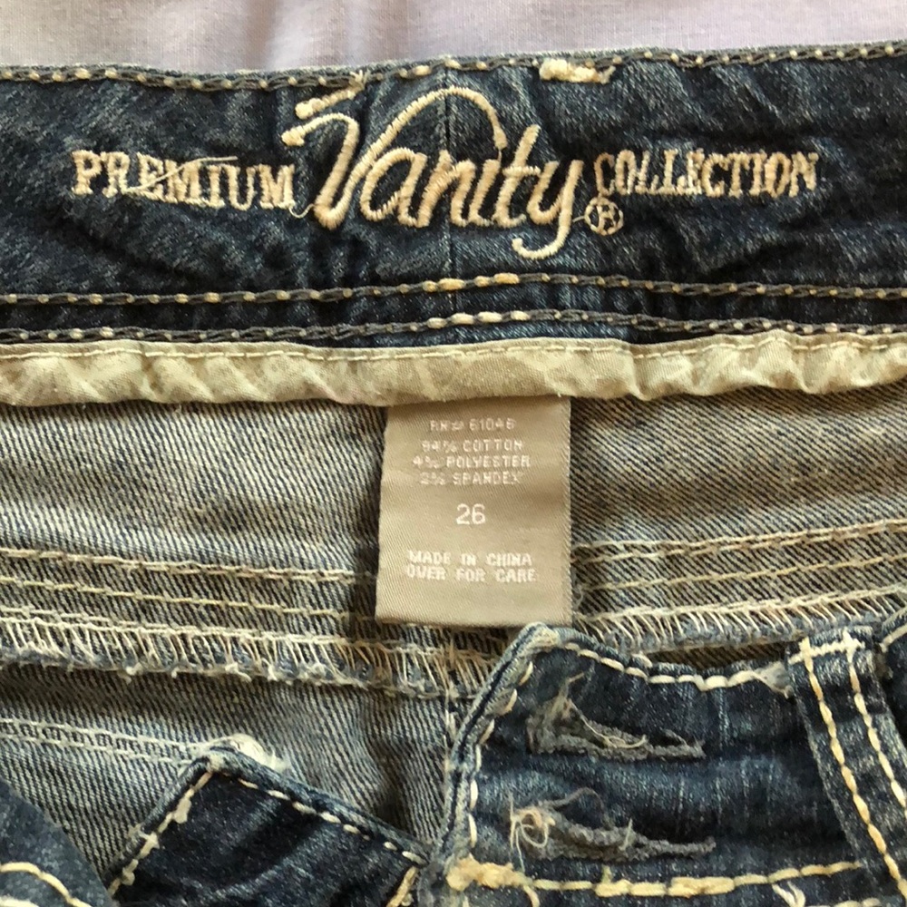 Shorts - Picture 2 of 3
